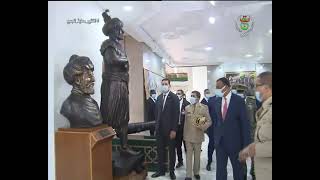 رئيس جمهورية النيجر يقوم بزيارة إلى المتحف المركزي للجيش