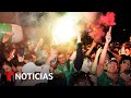 La fiesta tricolor desborda la Ciudad de México por el triunfo del 'Tri' | Noticias Telemundo