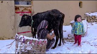 Village Lifestyle of Afghanistan _ Snow Day HOT Food