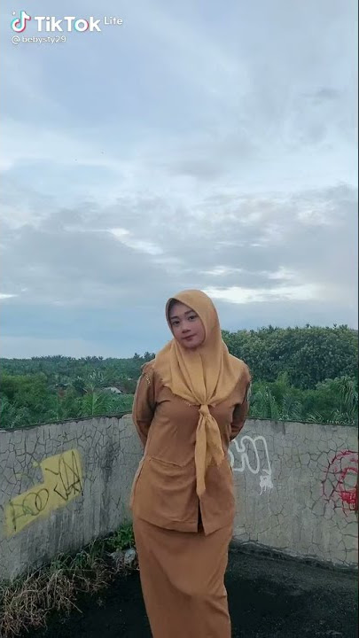 Tiktok jilbab Guru Cantik Goy4ng Asik #37