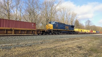 CSX Intermodal Q158 - ES44AH #3208 Different K5HL & mid DPU AC4400CWM #7003 - Unionville OH Feb 2021