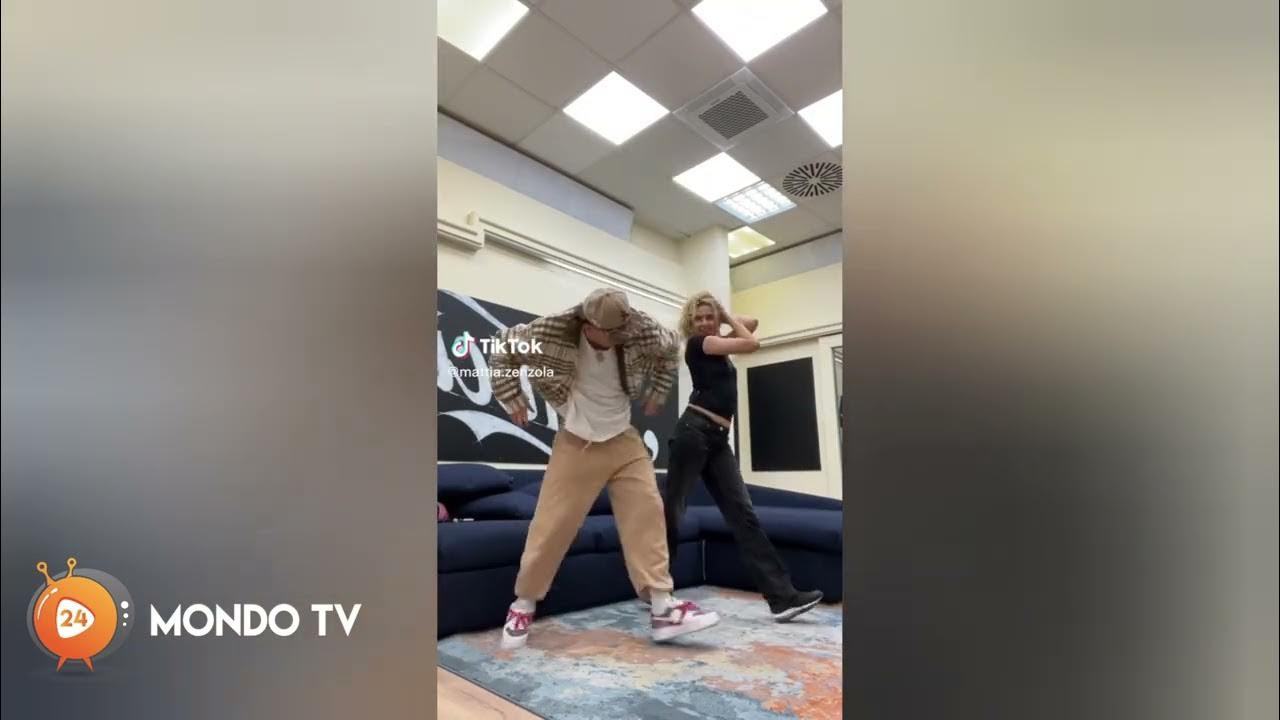 Amici 22, Mattia Zenzola e Isobel ballano insieme nella casetta YouTube Amici 22, Mattia Zenzola e Isobel ballano insieme nella casetta YouTube