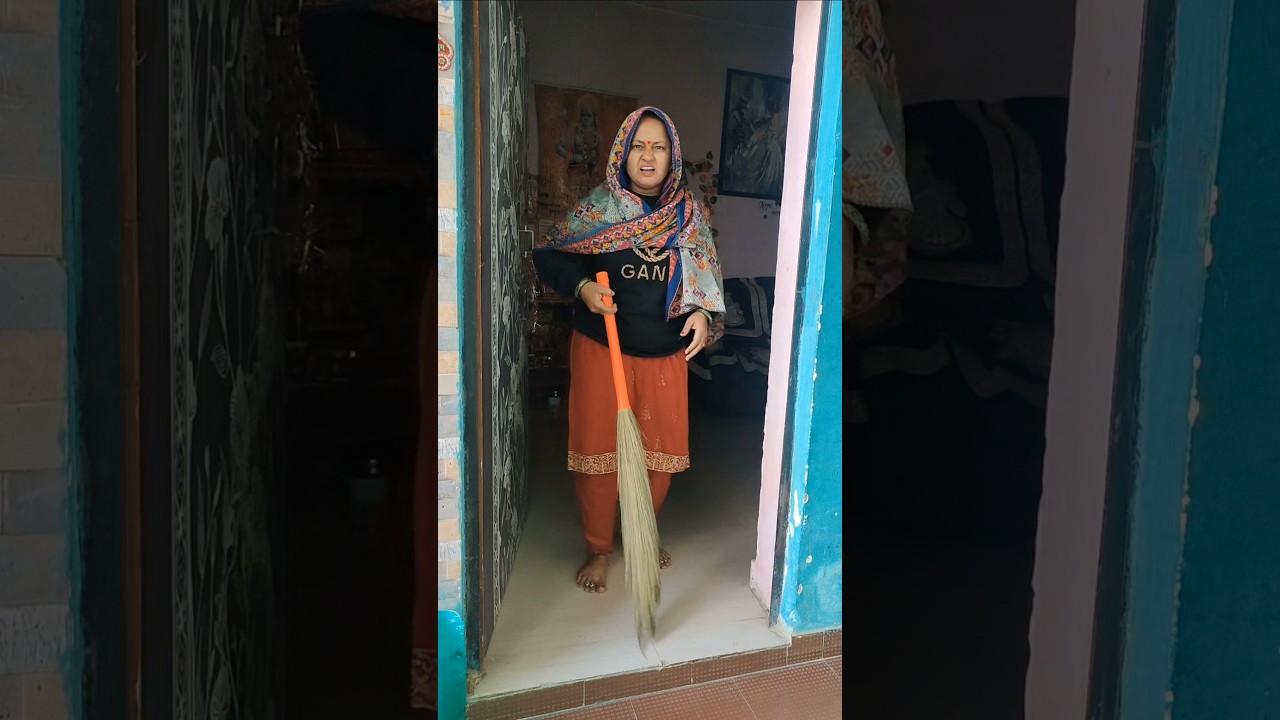 yah kaun sa Chanda mang raha  