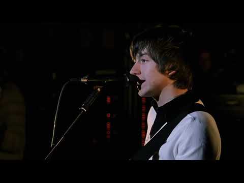 Arctic Monkeys - Teddy Picker (Live At The Apollo in December 2007) [HD] 1080p)