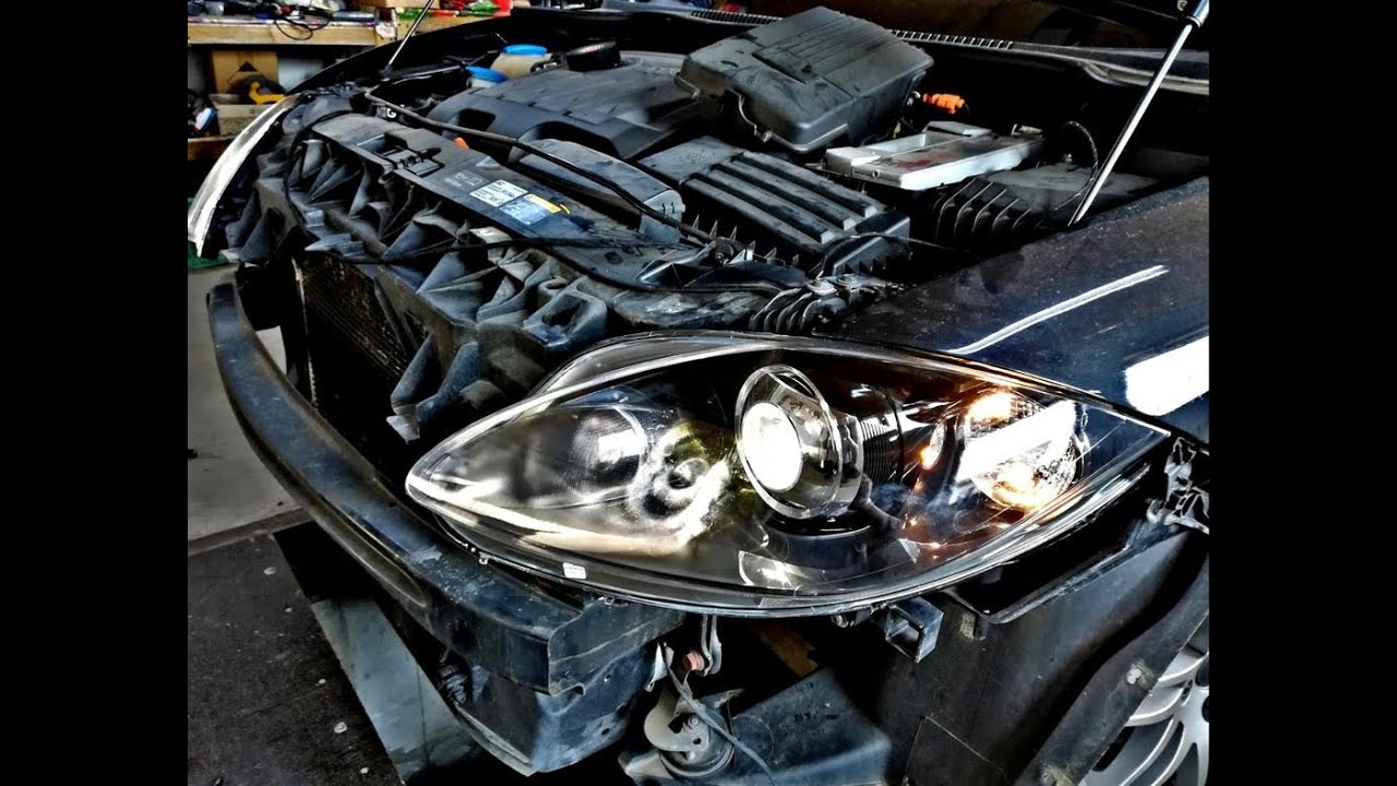 SEAT Leon 1P - xenon headlights auto leveling - YouTube