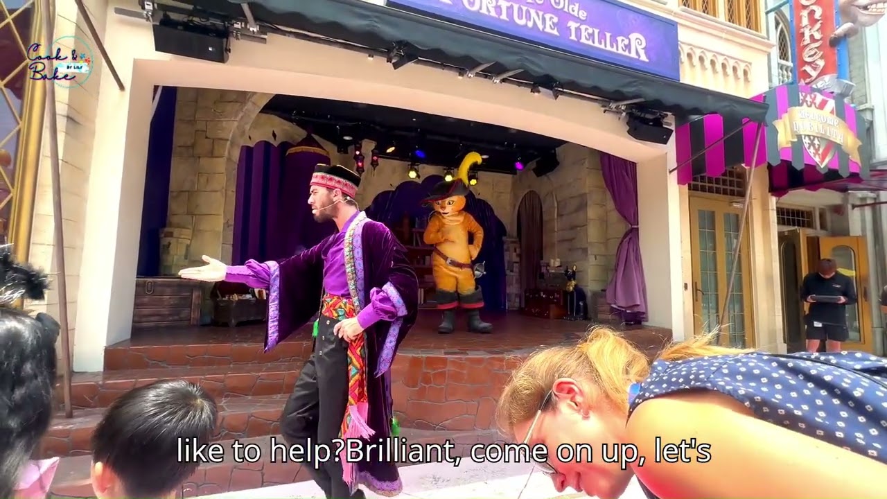 Puss ဗေဒင်လာမေးတာ/Puss in Boots, Ye Olde Fortune Teller, Universal Studios Singapore