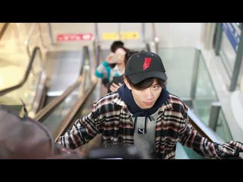 张一山 眼神好凶噢 Zhang Yishan's eyes are fierce.