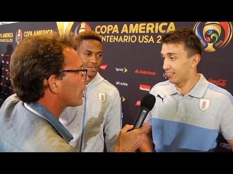 Los jugadores charlaron con Rafa después del partido con Jamaica