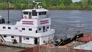 Capt Gregory Smith OF ACBL pushing 42 upriver in Memphis, TN Between the bridges.