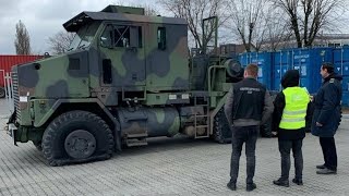 Почему такой тягач не стоит привозить на Украину? | Oshkosh M 1070 - 6 