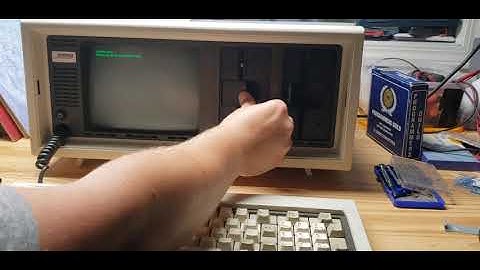 Compaq Portable first boot