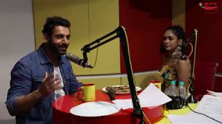 John Abraham speaks Marathi the first time | Mrunal Thakur | Batla House | Mirchi Pranit