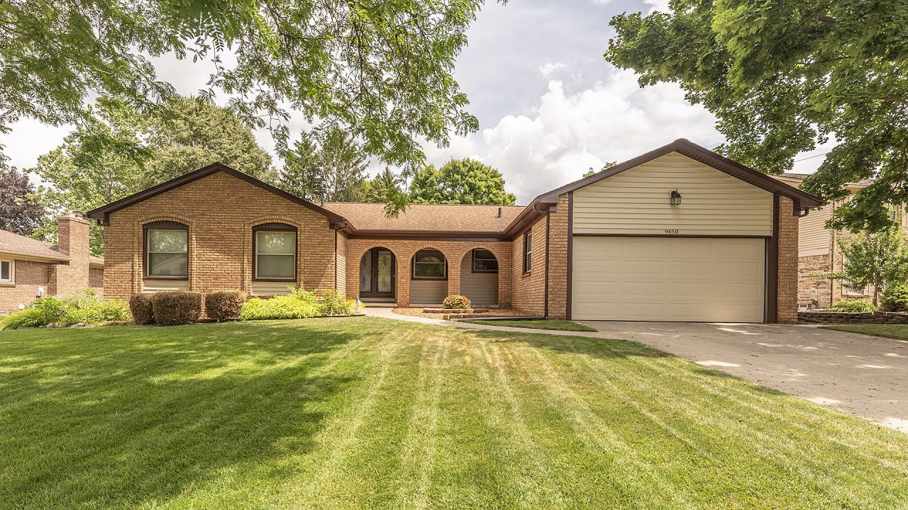9650 Bobwhite Ct, Plymouth, MI 48170