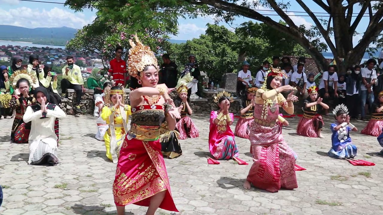 Tari Wonderland Indonesia Oleh Siswa Siswi SMA Negeri 2 Baubau