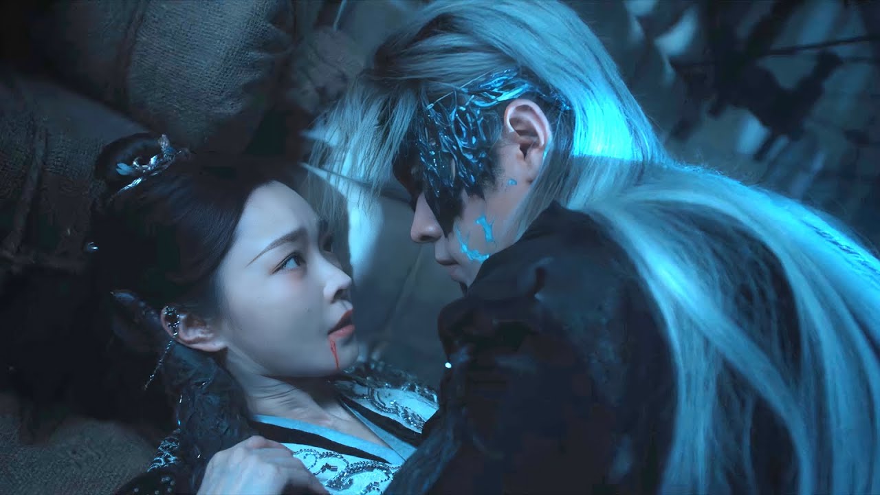 女孩單槍匹馬去救人被土匪圍困，王爺透過心靈感應察覺女孩有危險，強行變身前去救她#与晋长安 #丞磊 #宋轶 #古装 #爱情