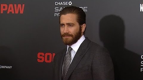 Jake Gyllenhaal Reacts to 