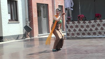 Gambyong Dance