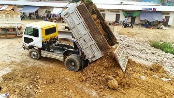 Amazing Be Watch Skill Landfill Task! KOMATSU Bulldozer Push Soil With Dump Trucks Process