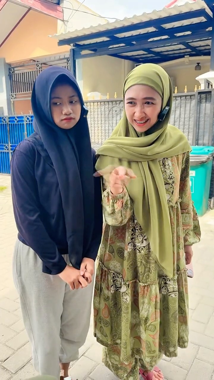 AINUN DAN RAYA BATAL PUASA