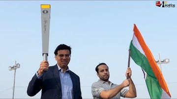 The blockbuster entry of Vishy Anand at 7 a.m. in the morning with the Chess Olympiad torch!