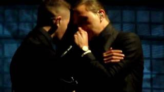 HURTS - Evelyn ( 01.10.2011 Frankfurt/Jahrhunderthalle)