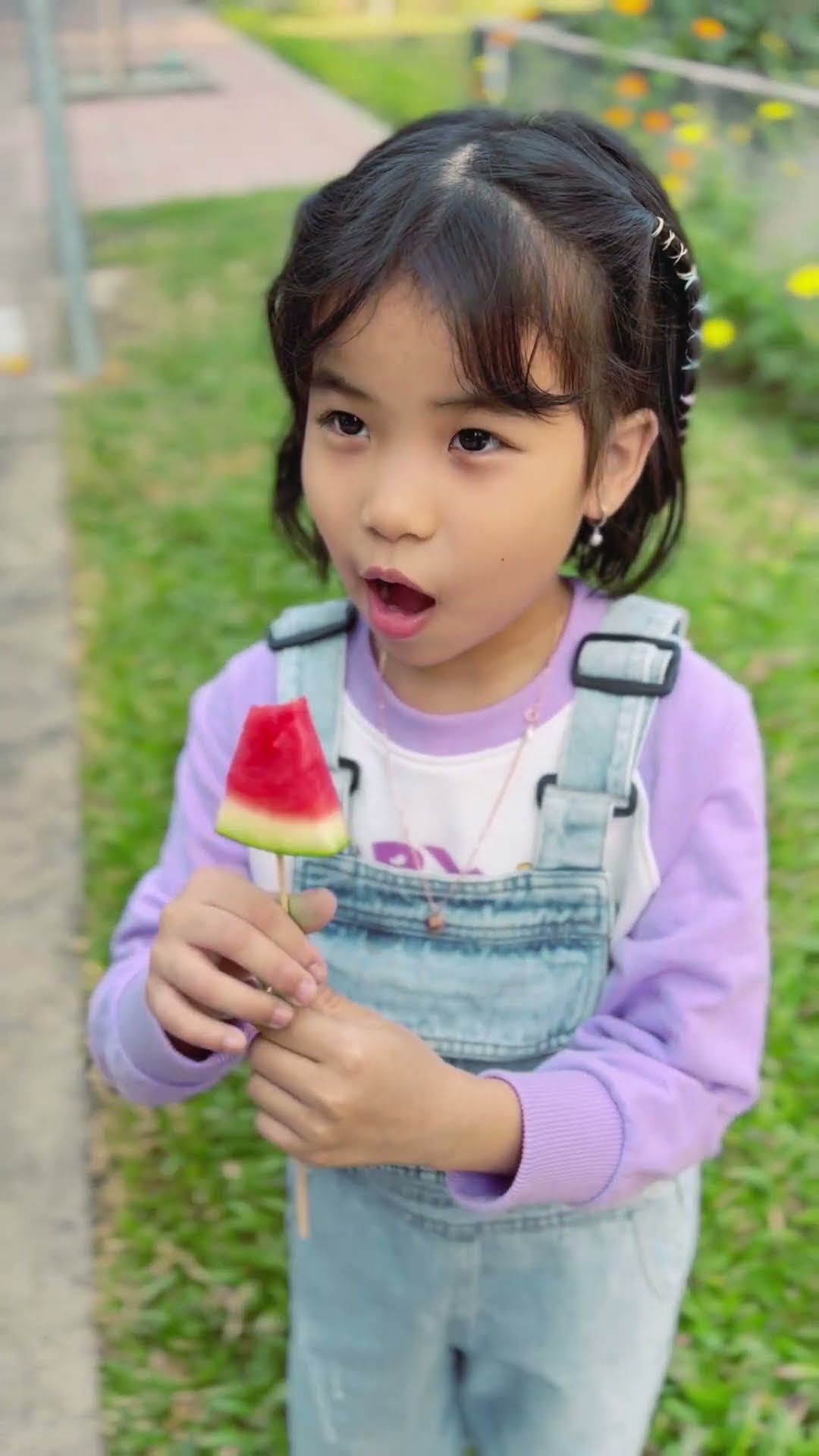 LNS - Cô gái tốt bụng và câu chuyện miếng dưa hấu || Watermelon slice story #shorts