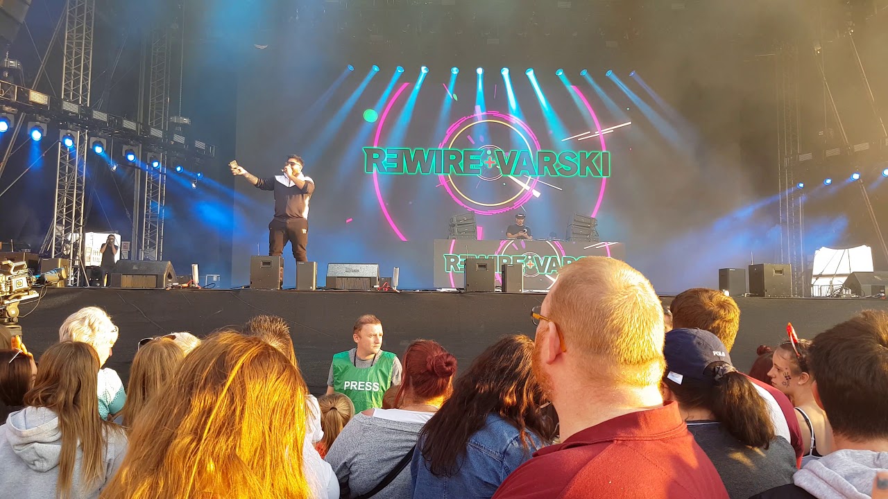 blackpool lights switch on 2018 MTV  REWIRE & VARSKI