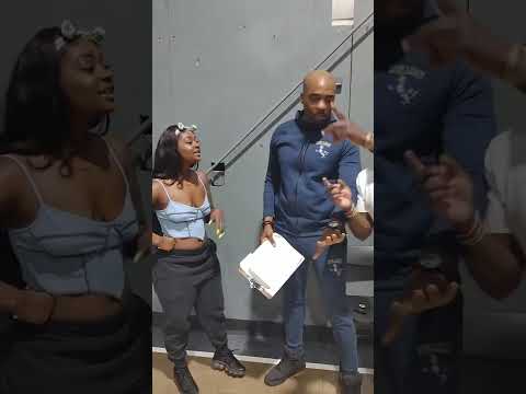 See How Coach Rod Talk To A Baddie During The Basketball Game
