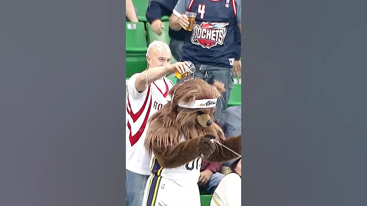 This mascot is WILD for this 😳🤣 #shorts