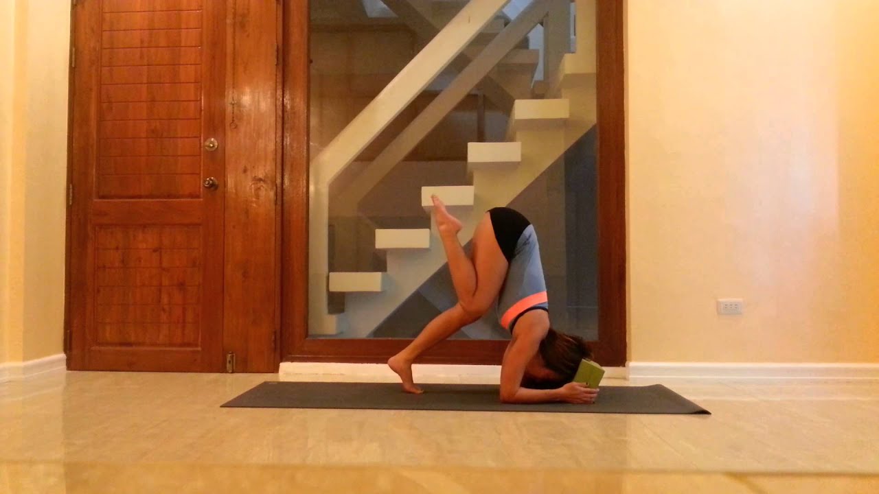 Pincha tuck to Full Pinchamayurasana