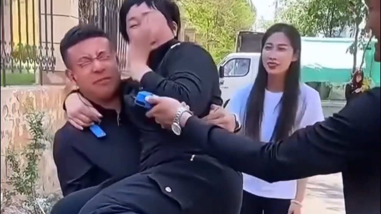 元帅与卖方便面的美女和妈妈产生了爱情