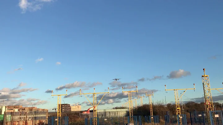 Luxair Bombardier Dash 8 Q400 landing at LCY