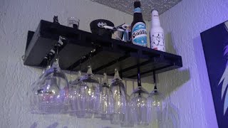 Mueble botellero con portacopas