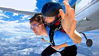 I jumped out of a plane (and it’s all tommyinnits fault)