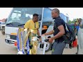 BALAA ZITO YANGA SC WAONDOKA KIBABE ZANZIBAR NA MAKOMBE YAO WAIBUA SHANGWE AIRPORT KUELEKA JANGWANI BALAA ZITO YANGA SC WAONDOKA KIBABE ZANZIBAR NA MAKOMBE YAO WAIBUA SHANGWE AIRPORT KUELEKA JANGWANI