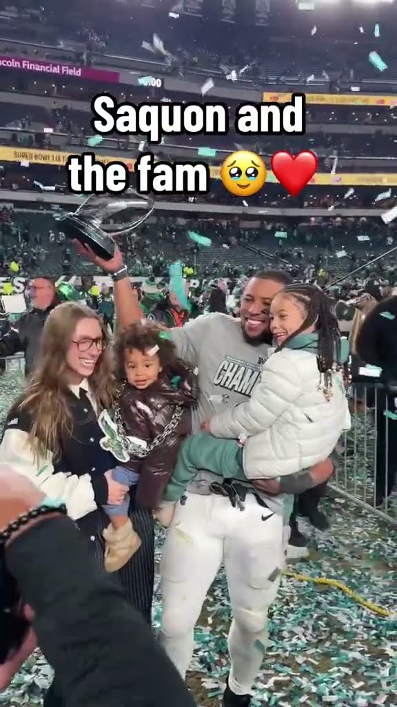 Saquon celebrating with his family ? (via NFL/TT)
