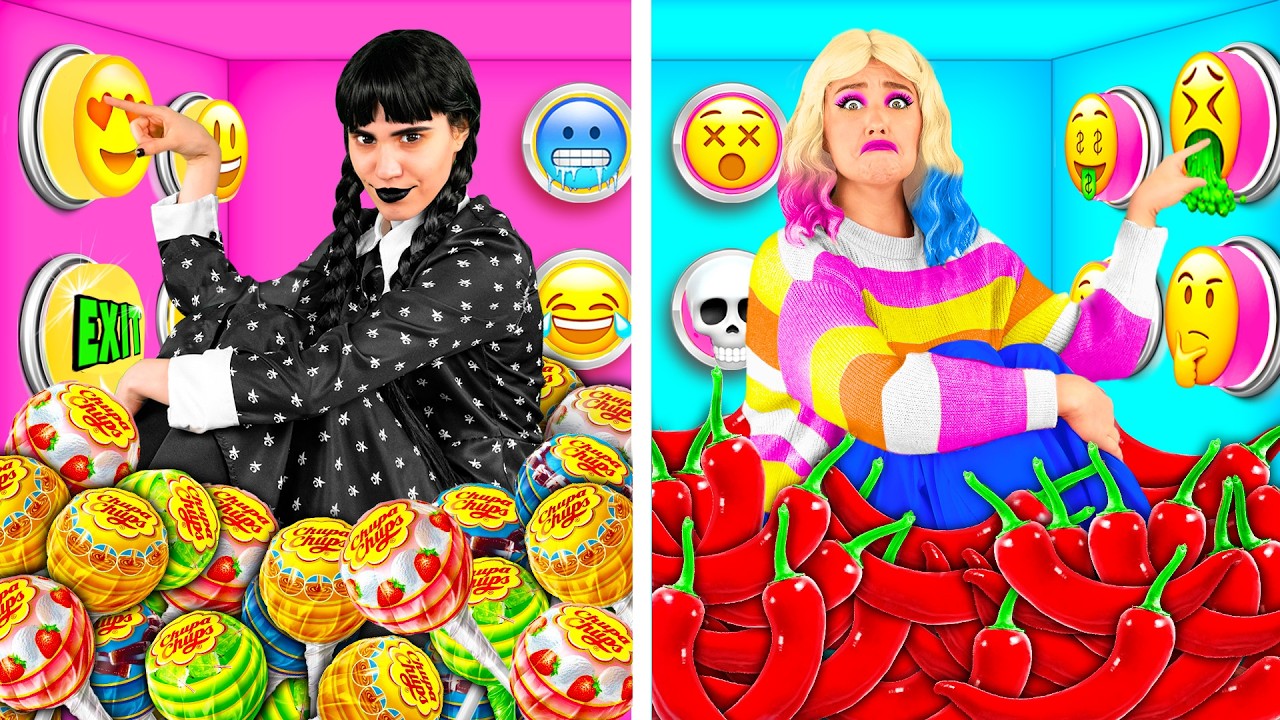 1000 Загадочных Кнопок и Только Одна Тебя Спасет Челлендж с Уэнсдей | Сумасшедший Челлендж от 4Teen