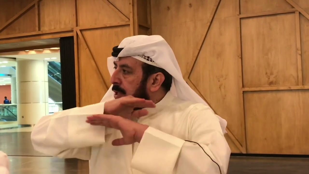 كيف يصبح الكاتب أديبا ؟ من هو الأديب الحقيقي ؟ وما هي صفاته؟ جانب ملتقى نادي شذرات الثقافي .