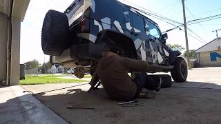 HOW TO INSTALL A 2.5 INCH LIFT KIT ON JEEP WRANGLER JK