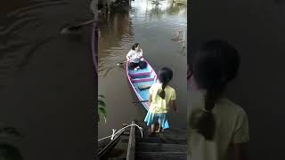 Belajar Dayung Berdiri Di Perahushorts