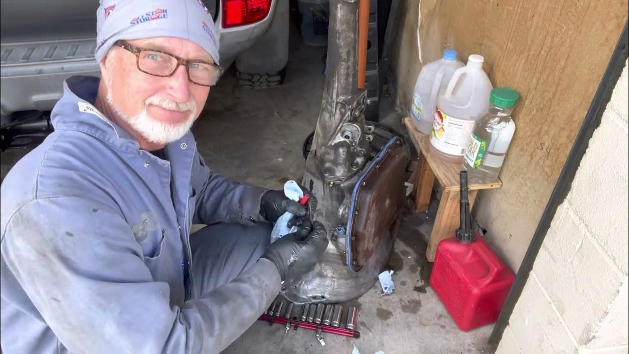 How to change a speedometer gear in 727 Torqueflite transmission. YouTube