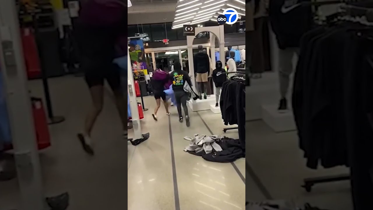 Flash Mob Steals 12K In Merchandise From Watts Nike Store Police Say