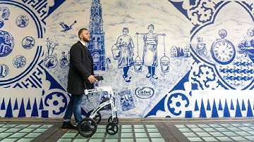 Walking in style. Introducing the stylish Rollz Motion Special Edition (Delft Blue)