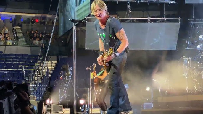 Keith Urban - Long Hot Summer - 10/17/2025