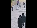 Un colono ataca a una monja francesa en Jerusalén #shorts