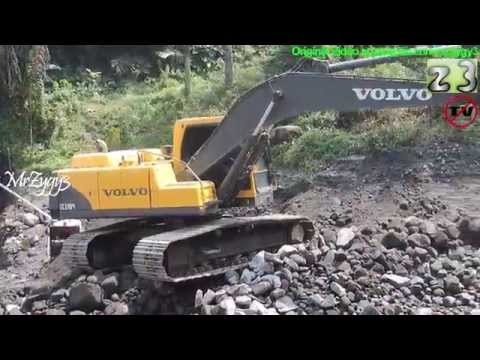 Volvo EC210B Excavator