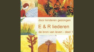 Video thumbnail of "Kinderkoor van de Gereformeerdebasis school "De Bron" - Machtige God (E & R 155)"