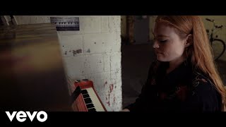 Freya Ridings - You Mean the World to Me (Live at Herne Hill Station)