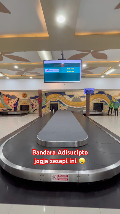 Bandara Adisucipto Jogja sesepi ini 🥲 Banyakan staf nya dari penumpang #flight #airport #airport