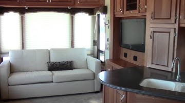 Preowned 2009 Carriage Cameo F32WS Fifth Wheel RV - Holiday World of Houston in Katy, TX